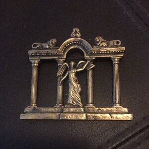 JJ JONETTE Vintage Goldtone Roman City Gate Brooch